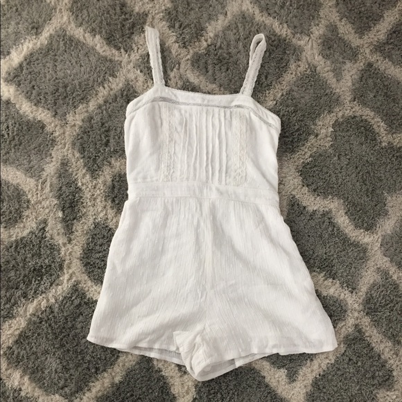 Abercrombie & Fitch Pants - Rare!✨Abercrombie & Fitch vintage white romper!